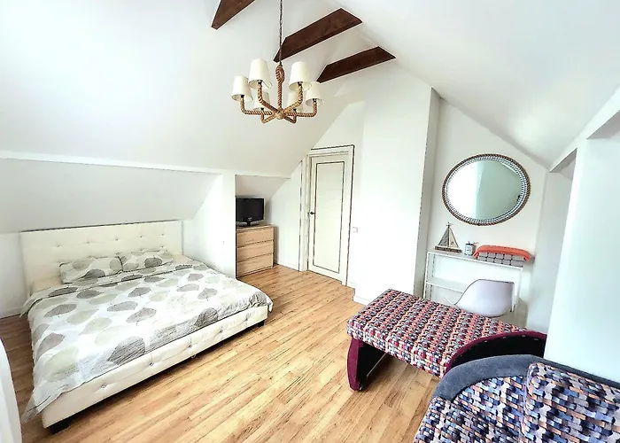 Villa Florance Apartments With Terraces & Parking