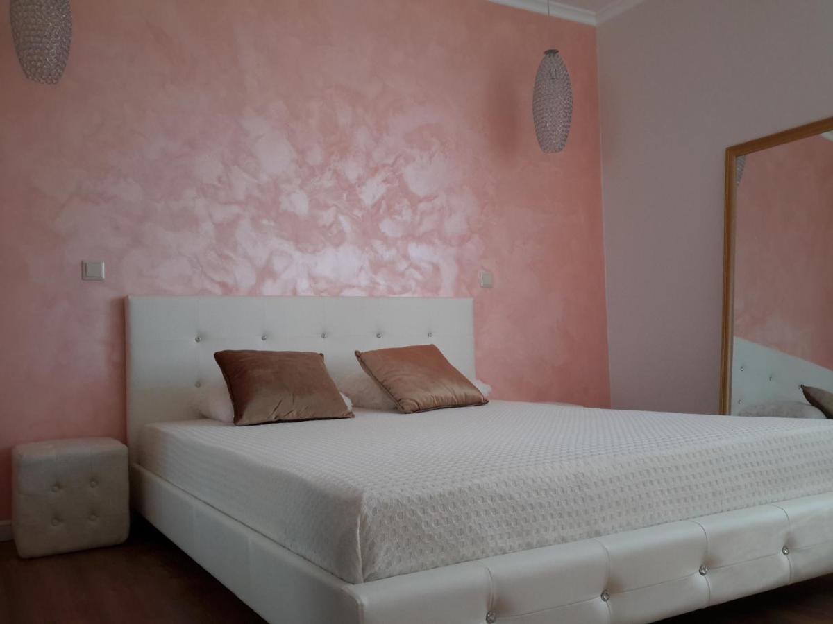 Florance With Terraces & Parking *