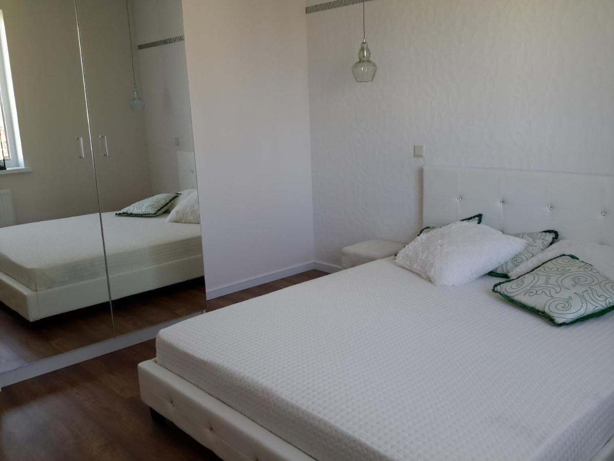 Florance With Terraces & Parking Ventspils