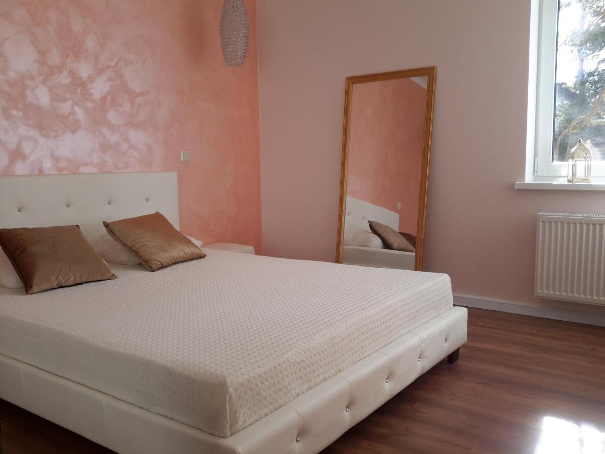 Florance With Terraces & Parking Ventspils