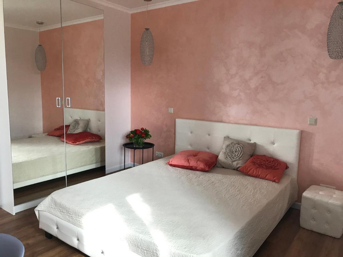 Florance With Terraces & Parking